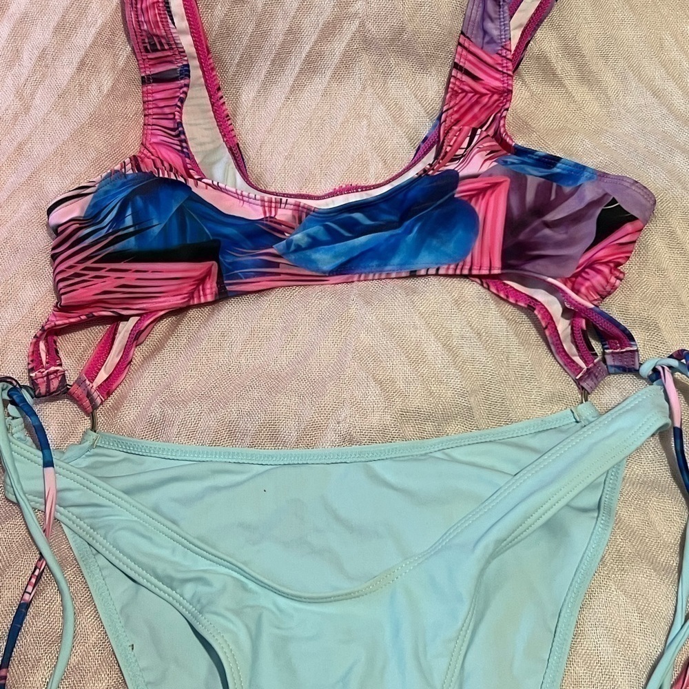 Medium swimsuit for women size M - Picture 2 of 7
